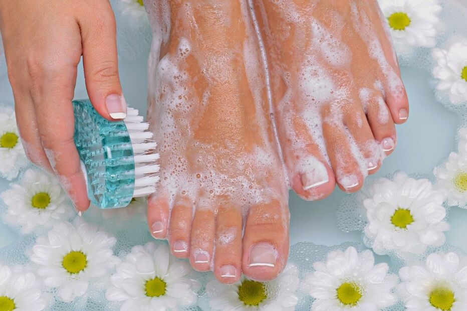 Regular foot hygiene is an excellent prevention of fungal infections. 