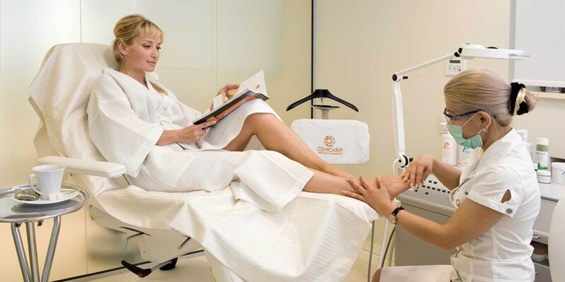 How to treat a fungal disease on the legs